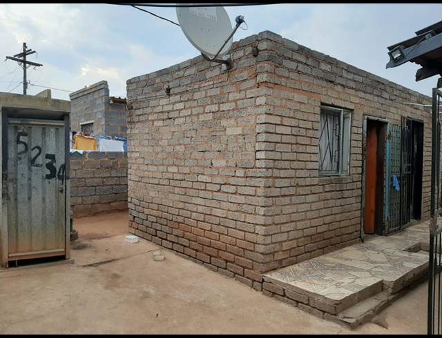 2 BEDROOM HOUSE FOR SALE IN ZONKIZIZWE